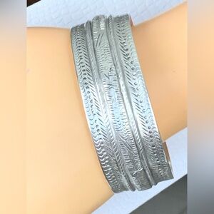 ANTIQUE - REAL SOLID 999 FINE SILVER CUFF BRACELET / 72 grams